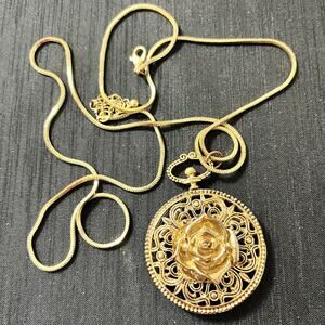 Vintage Gold Tone Pocket Watch Style Roise Flower Pendant Necklace 32-35 inches